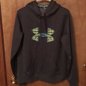 Under armour sweatshirt / hoodie